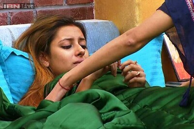 TV actress Pratyusha Banerjee files FIR against eight men