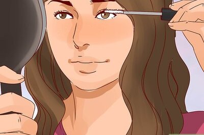 How to Be the Most Irresistible Woman at a Party