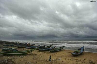 30,000 evacuated in Andhra as cyclone nears