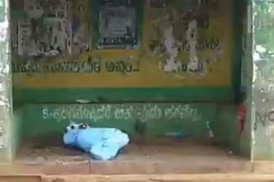 Outrage in K'taka After Body of Suspected Covid-19 Deceased Left at Bus Shelter for Over 3 Hours
