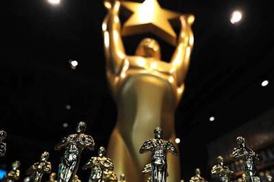 On Twitter, a peanut gallery mocks the Oscars