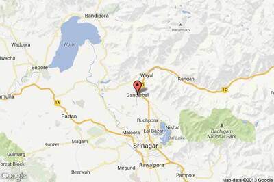 Police rescue 3 undercover policemen after attack by agitating locals