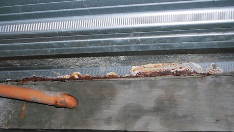 How to Troubleshoot a Leaking Upstairs Bathroom