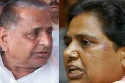 Mulayam takes a dig at Maya for her PM ambitions