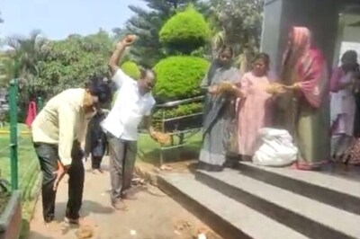 Fans Offer 101 Coconuts To Lord Ganesha For Taraka Ratna's Speedy Recovery