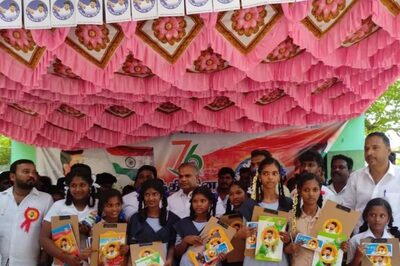 In Vikravandi, Vijay's Makkal Iyakkam Celebrates Independence Day With Assistance To 250 Students