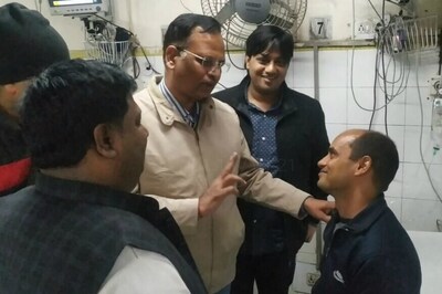 Meet Rajesh Shukla, the Fireman Who Saved 11 People Trapped in Anaj Mandi Blaze