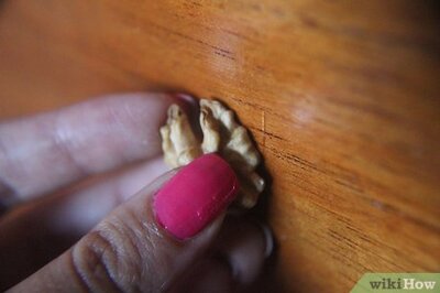 How to Seal Wood Scratches With a Walnut