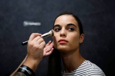 Valentine’s Day 2018: Get Your Make-Up Right for a Romantic Date