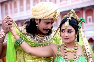 Krantiveera Sangolli Rayanna: Darshan steals the show