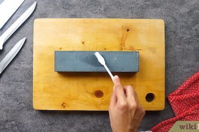How to Clean a Sharpening Stone
