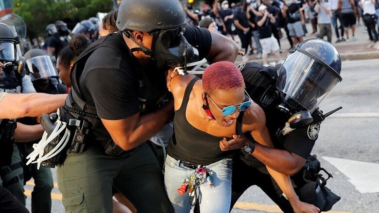 Cops Fire Tear Gas as Protesters Light Fires, Raise Slogans Outside White House Over George Floyd's Killing