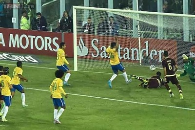 Neymar-less Brazil beat Venezuela 2-1 to reach Copa America quarters