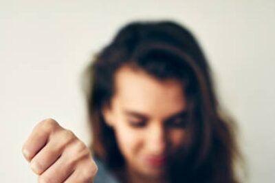 Five Body Language Cues That Give off a Weird Impression