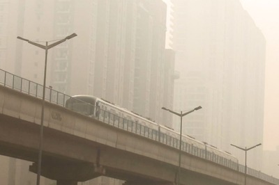 Delhi's Air Quality Remains Poor, Likely to Improve from Friday