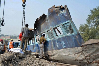 Probe Into Derailment of Indore-Patna Express Begins