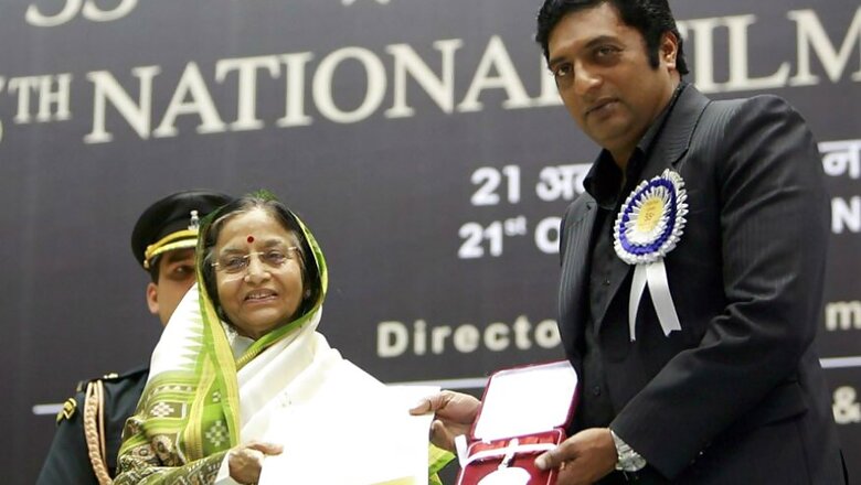 Prakash Raj Says PM 'Bigger Actor', Offers to Give Him His National Award