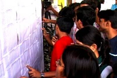 Girls outshine boys in CBSE Class X board exams