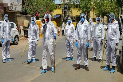 Clashes Between Police & Locals in Gujarat's Containment Zone of Rajkot District, 68 Arrested