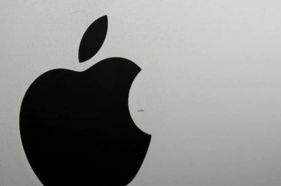 Apple Supplier Foxconn Forecasts Tough Year on China COVID Curbs, Inflation