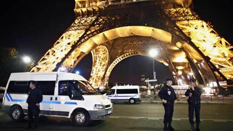 Eiffel Tower evacuated after bomb scare