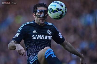 EPL: Cesc Fabregas strikes late as Chelsea beat QPR 1-0