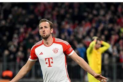 Harry Kane Equals 60-Year-Old Bundesliga Record With Hattrick in Bayern Munich's 8-1 Romp of Mainz