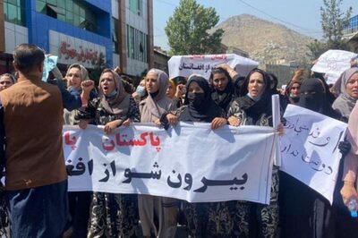 Taliban Fire Shots to Disperse Crowds Protesting Against Pak 'Meddling' in Kabul