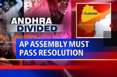Andhra parties split over Telangana, 60 MLAs quit