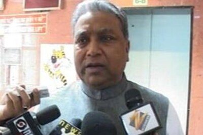 Minister denies govt trying to avert Satyam sell off