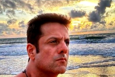 Fardeen Khan Drops Shirtless Pic Amid Comeback Rumours, Abhishek Bachchan, Riteish Deshmukh Turn Cheerleaders