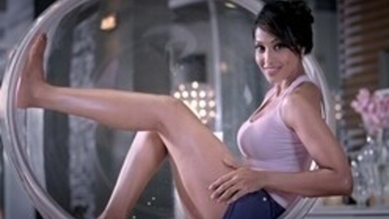 Bipasha follows Kat's footsteps