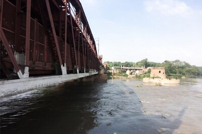 Portion of Bridge Over Bakra River in Bihar's Araria Collapses, Divers Search for Missing Persons