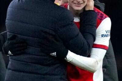 Nketiah Treble, Patino Debut Goal As Arsenal Advances In Cup