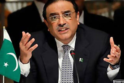 Terrorist impersonates Pranab, calls up Zardari