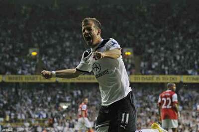 Spurs' van der Vaart ends transfer speculation