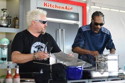 Rappers like Snoop Dogg, Becoming Fixtures on Food Scene
