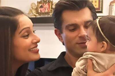 Bipasha Basu Shares Daughter Devi’s Bedtime Ritual, Karan Singh Grover Recites Hanuman Chalisa; Watch