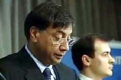 Pressure on Mittal to raise Arcelor bid