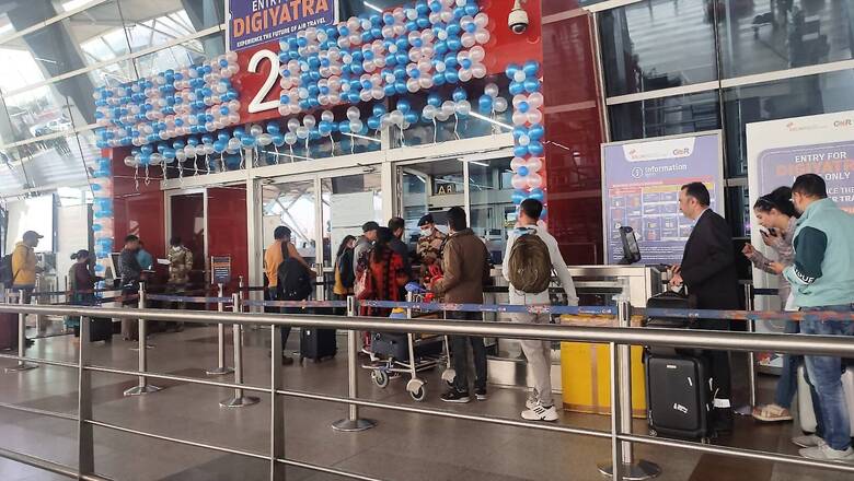 Live Flight Status at Delhi Airport: These Flights are Delayed Due to Fog, Full List Here