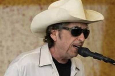 Pop 'prophet' Dylan faces Pope music