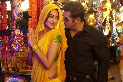 Dabangg 2: Sonakshi does Kathakali in 'Dagabaaz re'