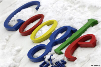 Google defends shrinking China market share