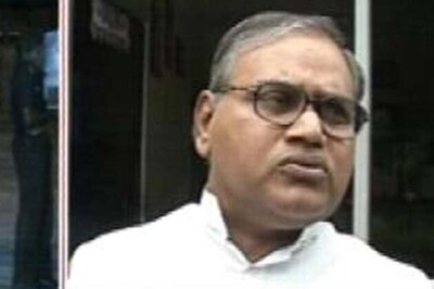 RJD workers burn Bhim Singh's effigy over his remarks on soldiers