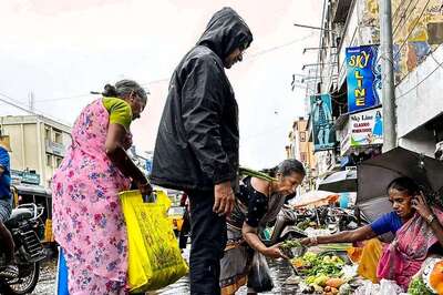 Heavy Rain, Strong Winds Lash Chennai City; Schools in 4 Districts Closed, Flights Diverted