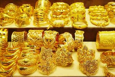 Gold Price Today Falls by Rs 225; Silver Drops by Rs 315