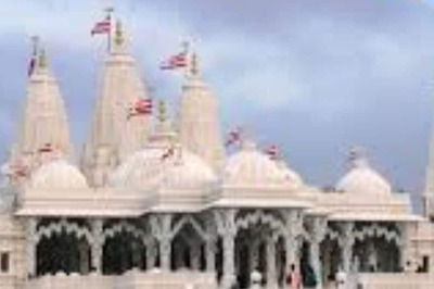 Organisers Of Bengal's Kalyan Bandyopadhay's Durga Puja To Recreate Swaminarayan Temple in London