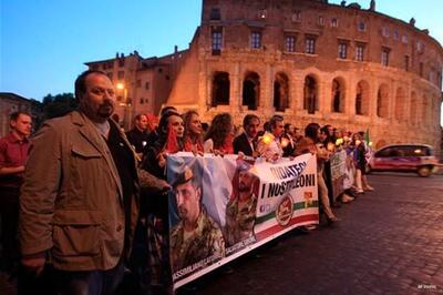 Rome: Hundreds protest for 2 marines held in India