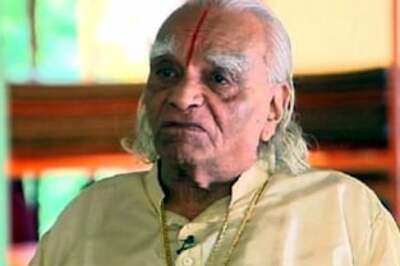 Indian Yoga guru BKS Iyengar dies at 96 in Pune