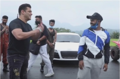 Salman Khan Has a Priceless Reaction to 'Zoom Zoom' Song Choreography, Watch Video